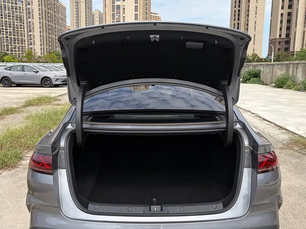 BYD Qin L — миниатюра 17