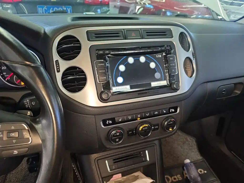 Volkswagen Tiguan — миниатюра 13