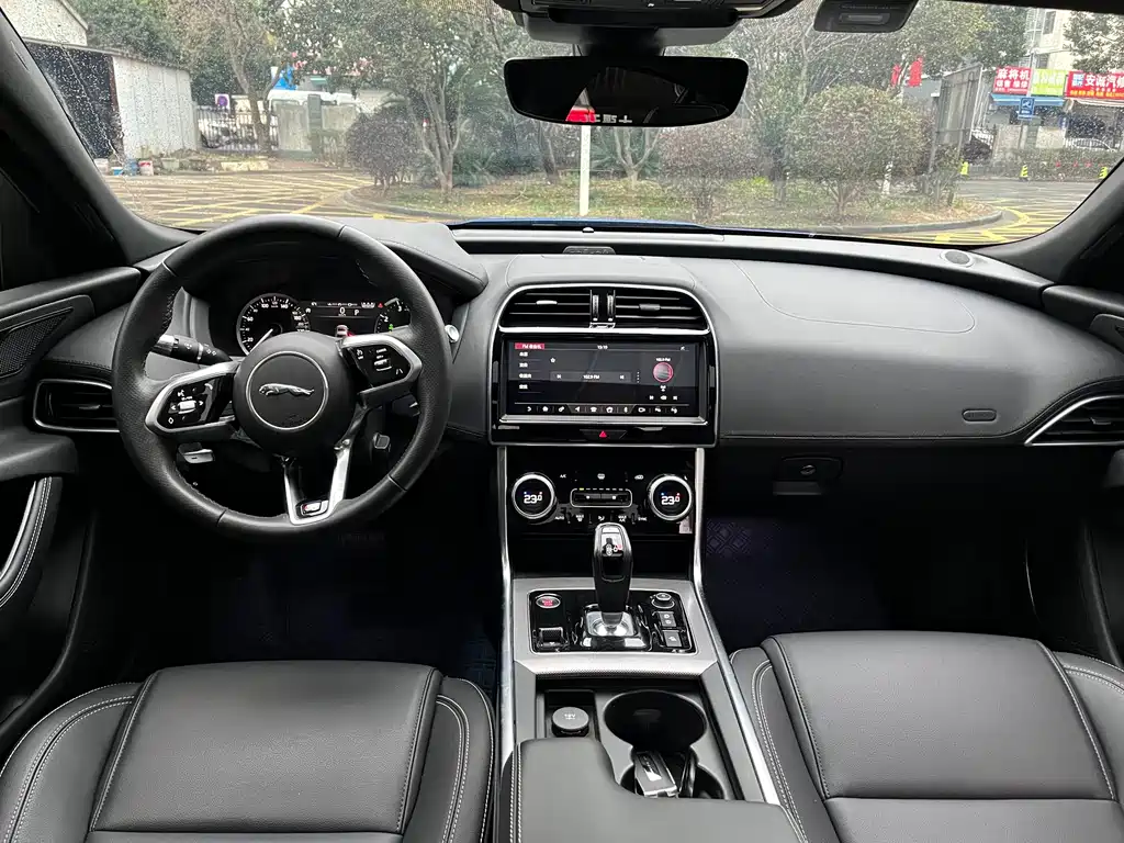 Jaguar XEL — миниатюра 5