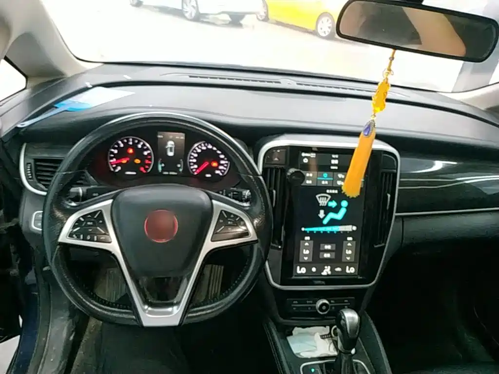 BYD MAX — миниатюра 10