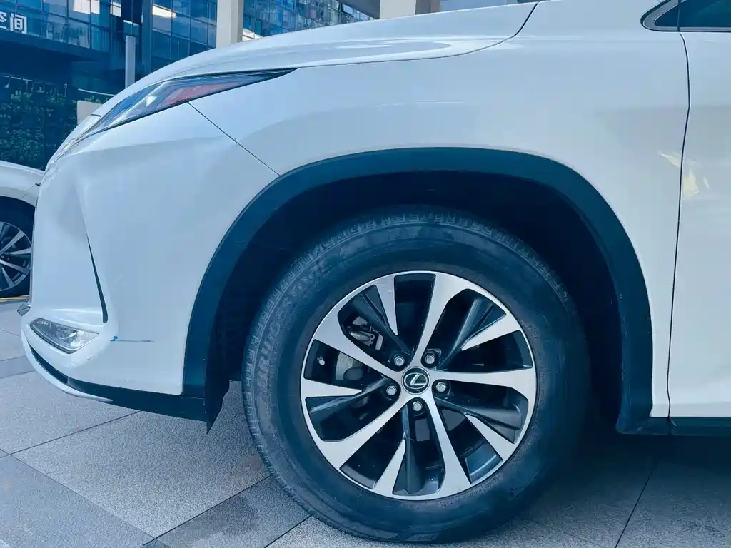Lexus RX — миниатюра 4