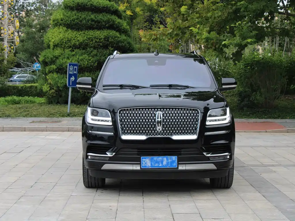 Lincoln Navigator — миниатюра 2