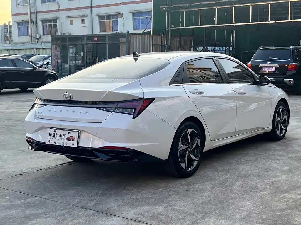 Hyundai Elantra — миниатюра 5