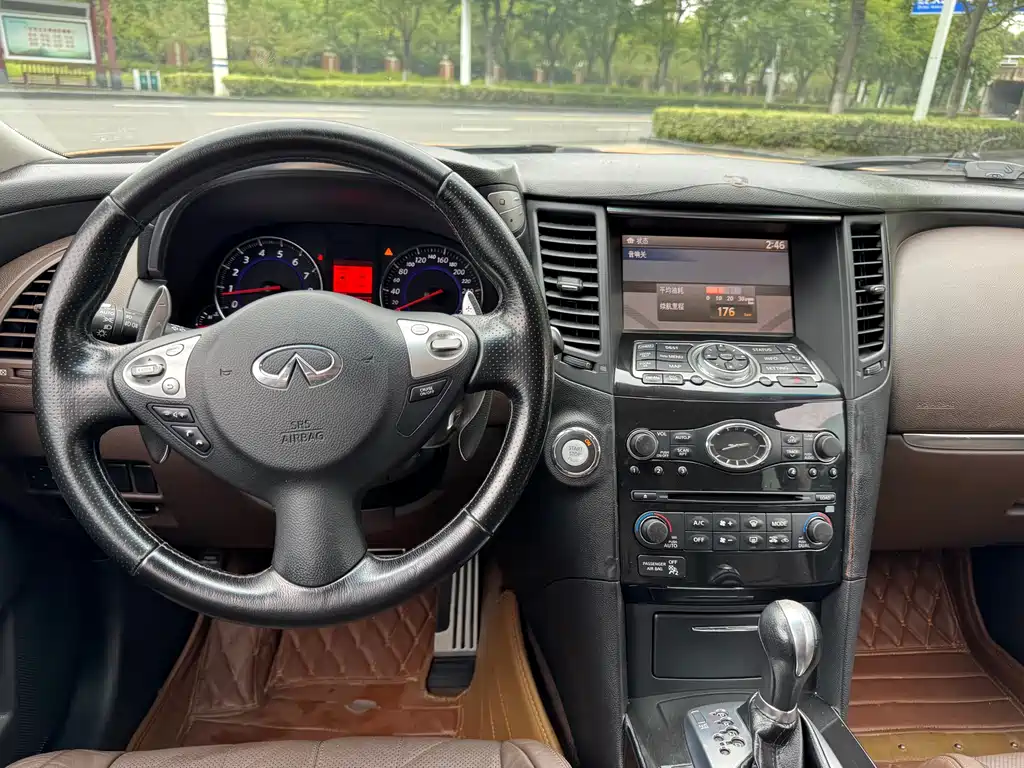 Infiniti FX — миниатюра 9