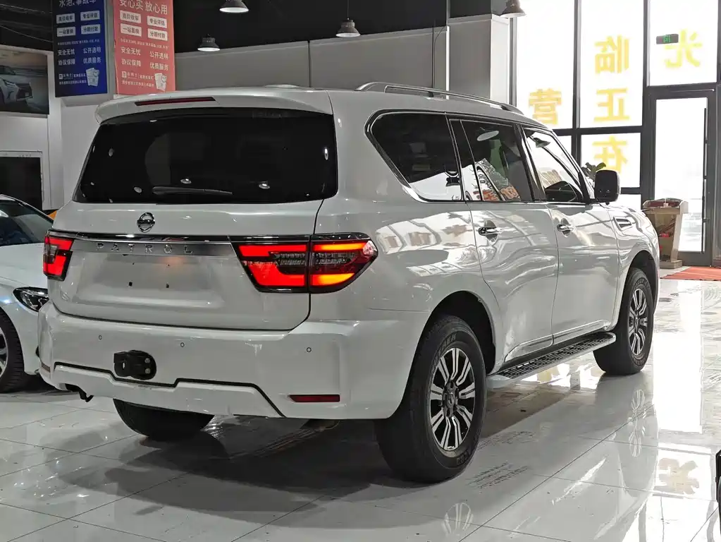 Nissan Patrol 2019 4.0L AT