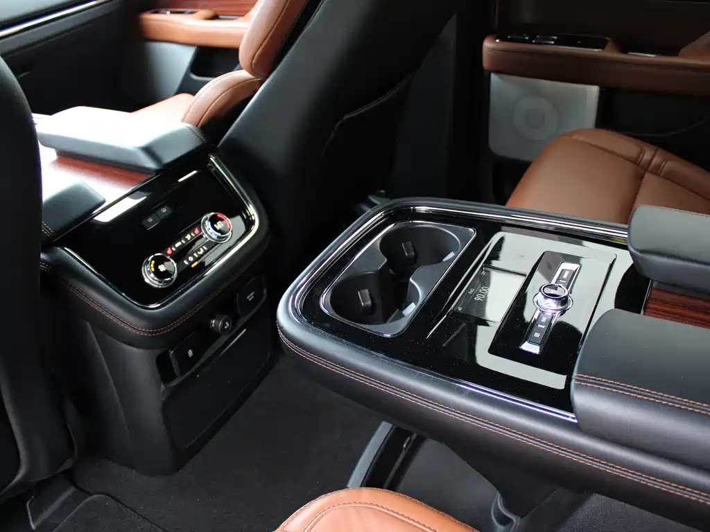 Lincoln Navigator — миниатюра 15