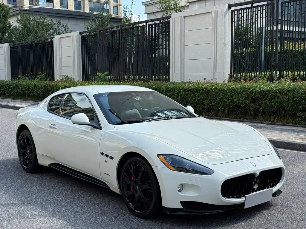 Maserati GranTurismo — миниатюра 3
