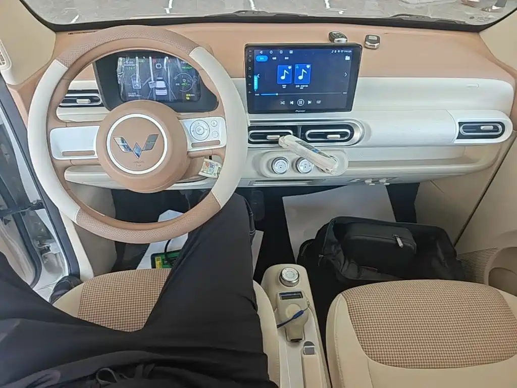 Wuling MINIEV — миниатюра 10