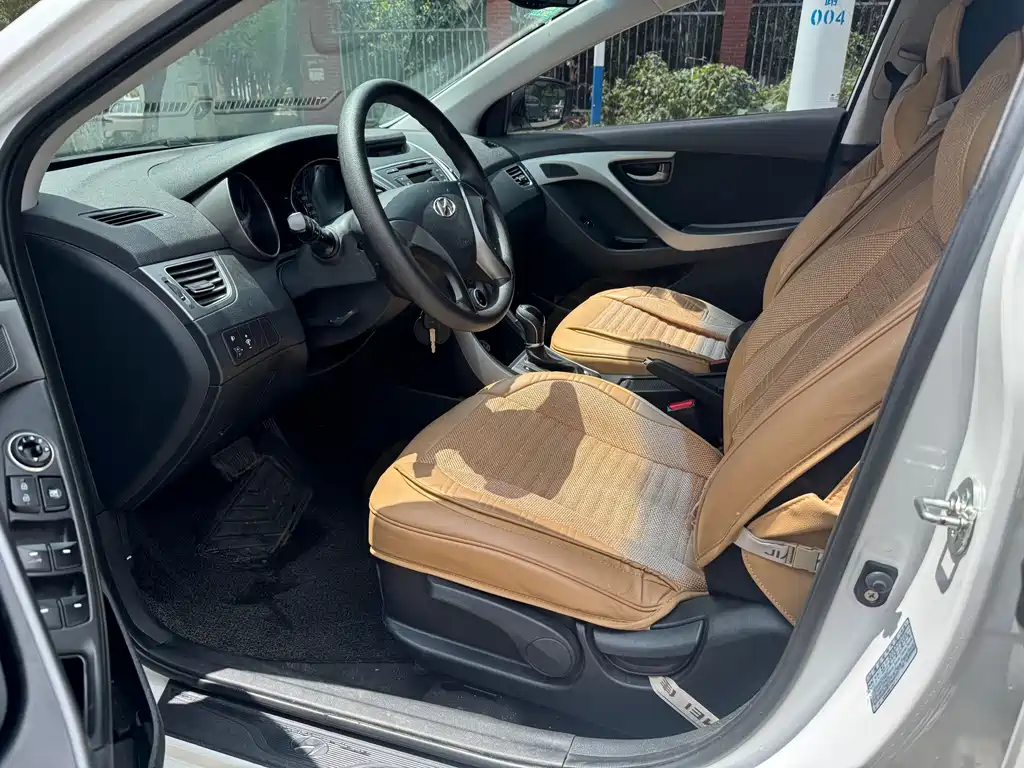 Hyundai Elantra Langdong — миниатюра 6