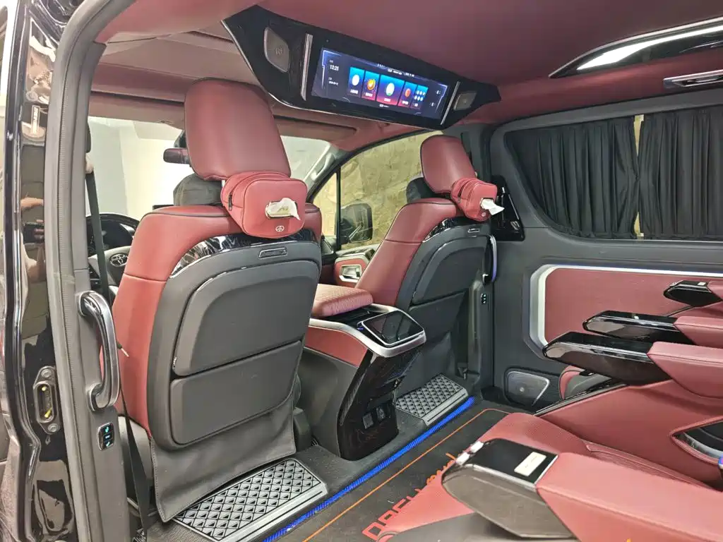 Toyota Hiace — миниатюра 10