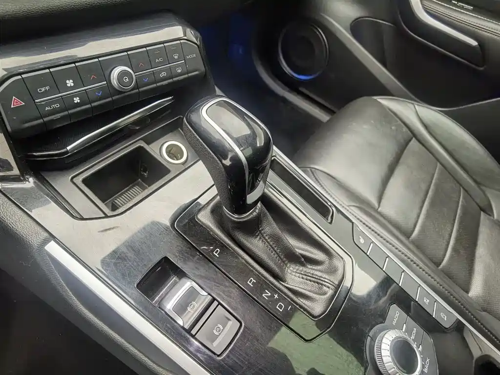 WEI PAI WEI BRAND VV7