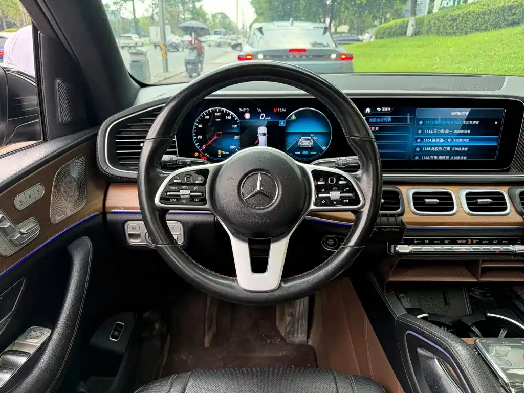 Mercedes-Benz GLS — миниатюра 14