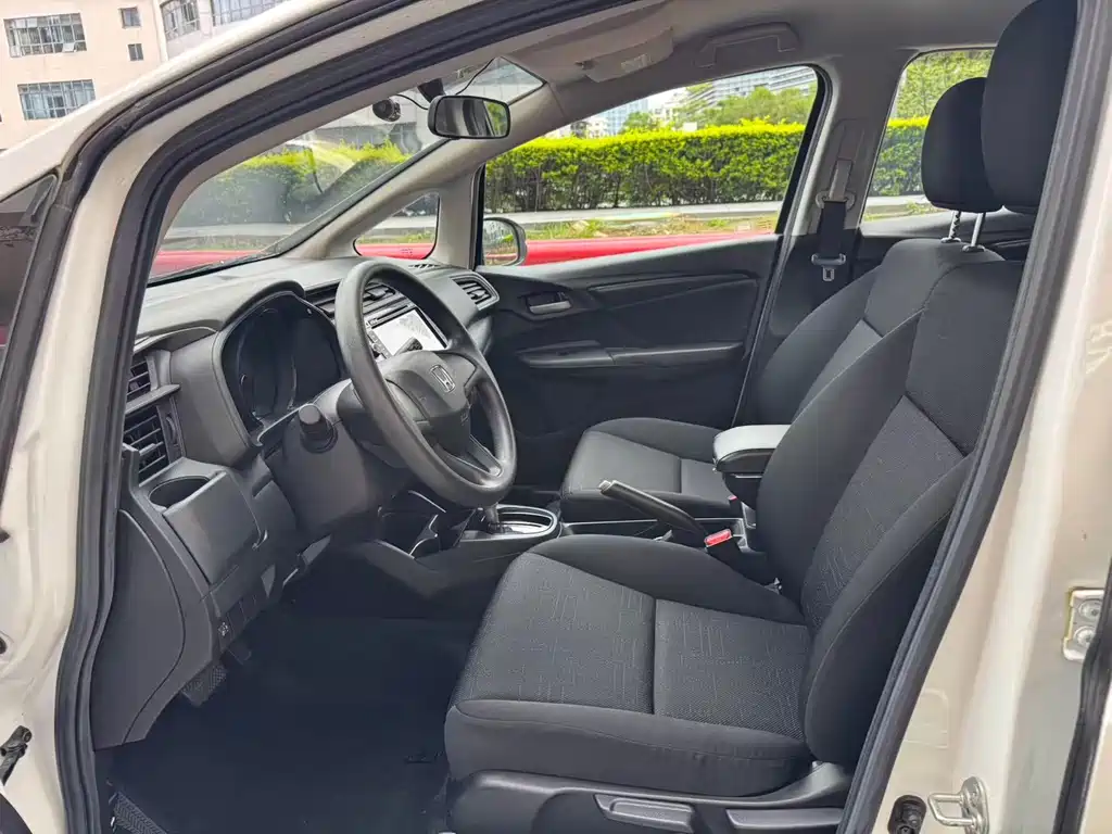 Honda Fit — миниатюра 5