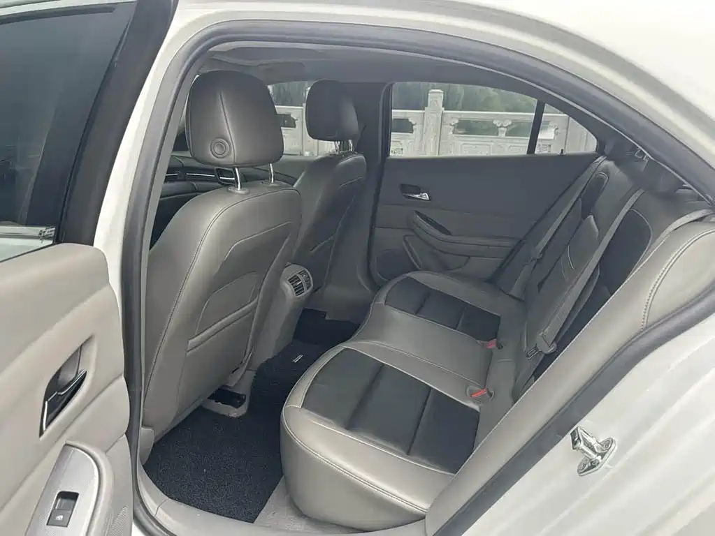 Chevrolet Malibu — миниатюра 11
