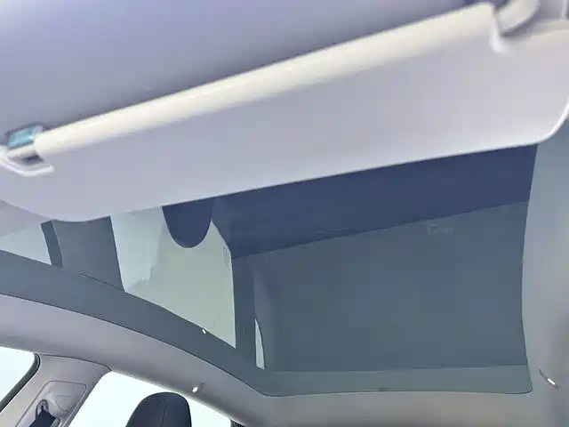 Tesla Model Y — миниатюра 14