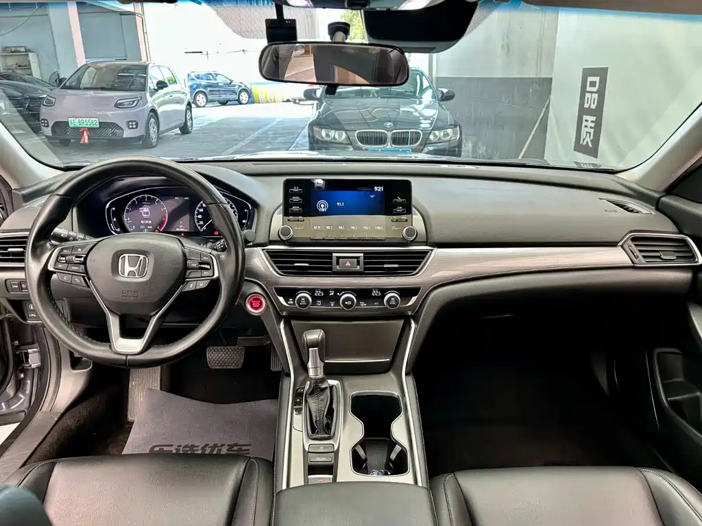 Honda Accord — миниатюра 8