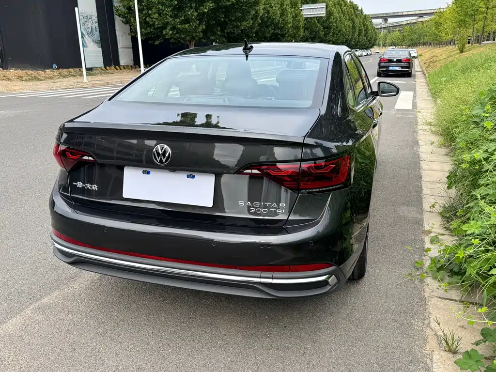 Volkswagen Sagitar — миниатюра 2