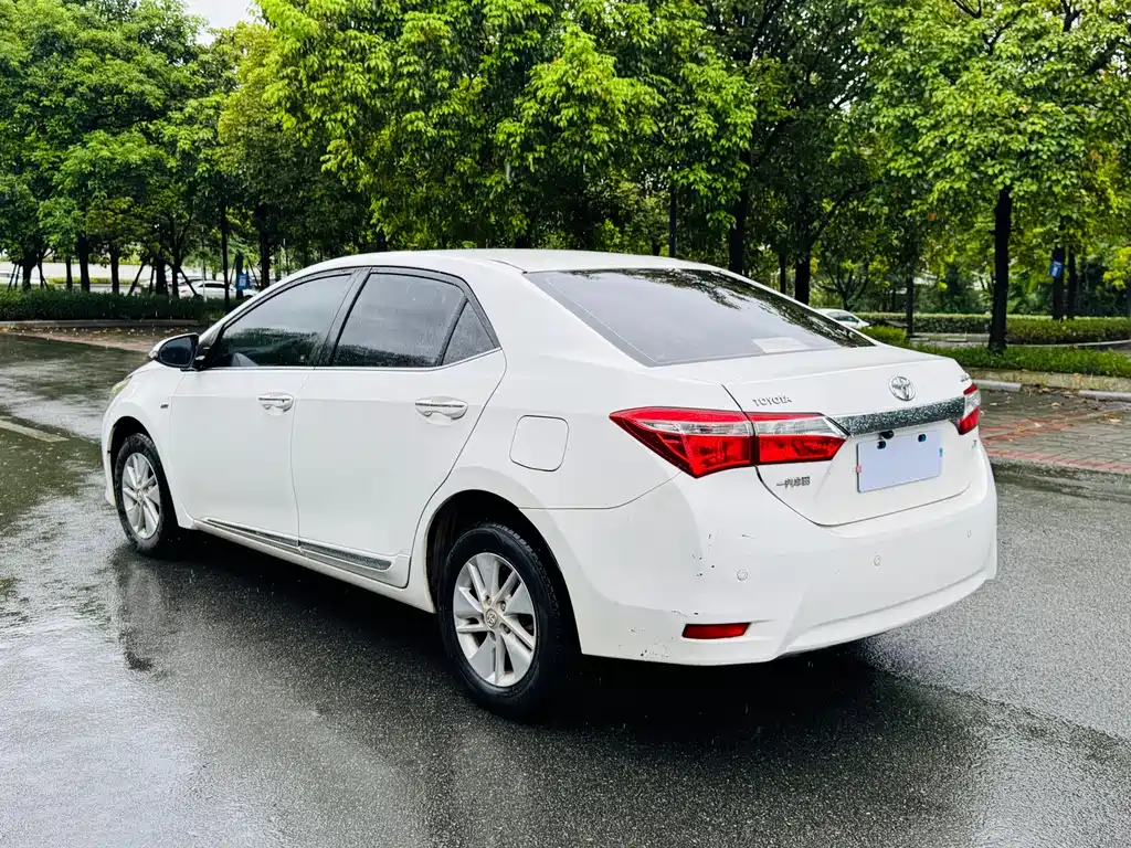 Toyota Corolla — миниатюра 8