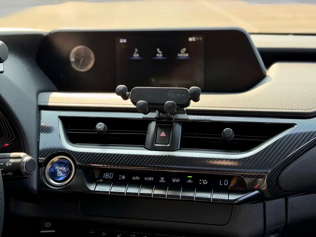 Lexus UX New Energy — миниатюра 14