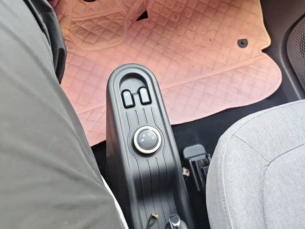 Wuling MINIEV — миниатюра 10