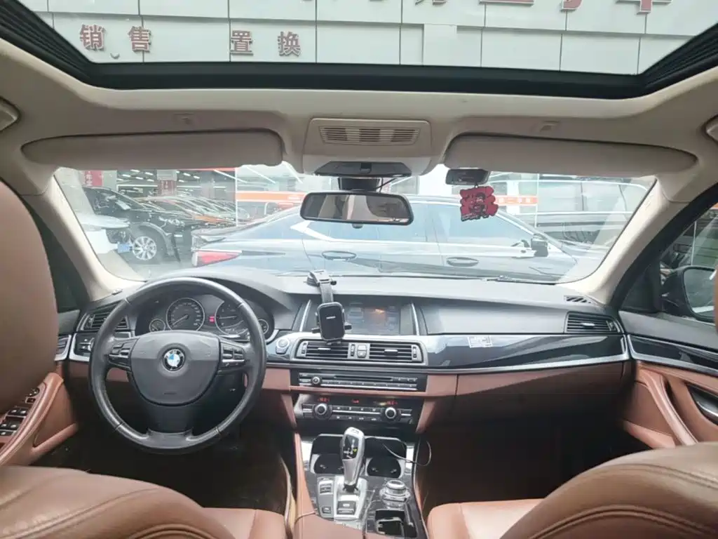 BMW 5 Series — миниатюра 23