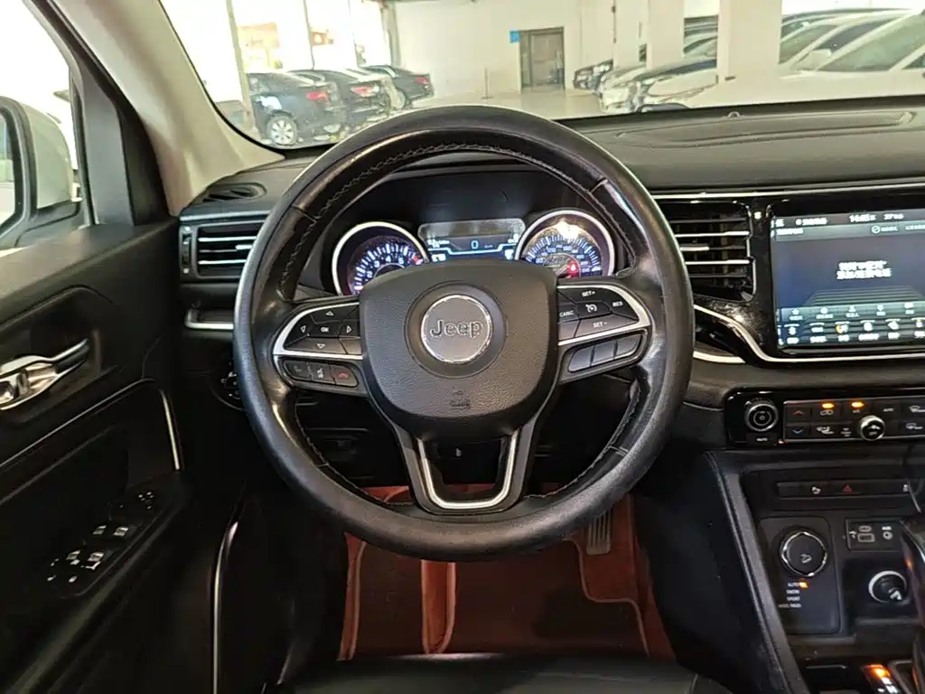 Jeep Grand Commander — миниатюра 11