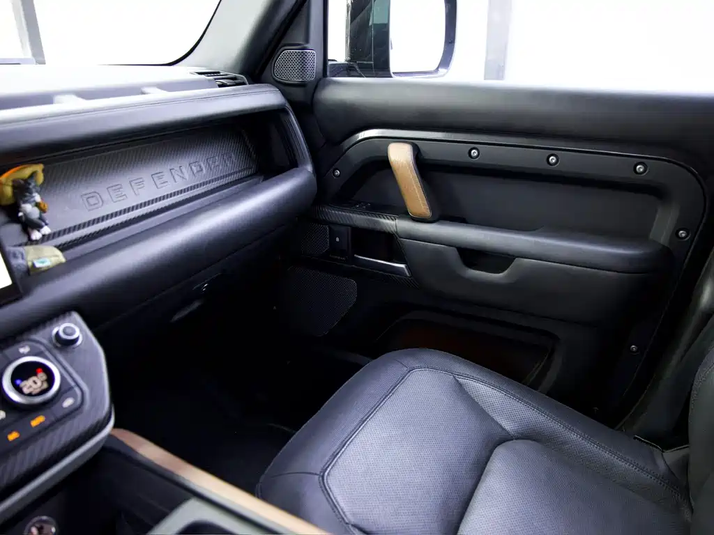 Land Rover Defender — миниатюра 15