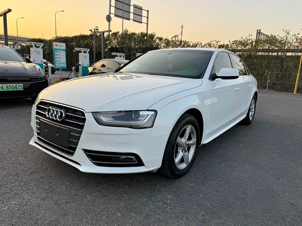 Купить Audi A4L