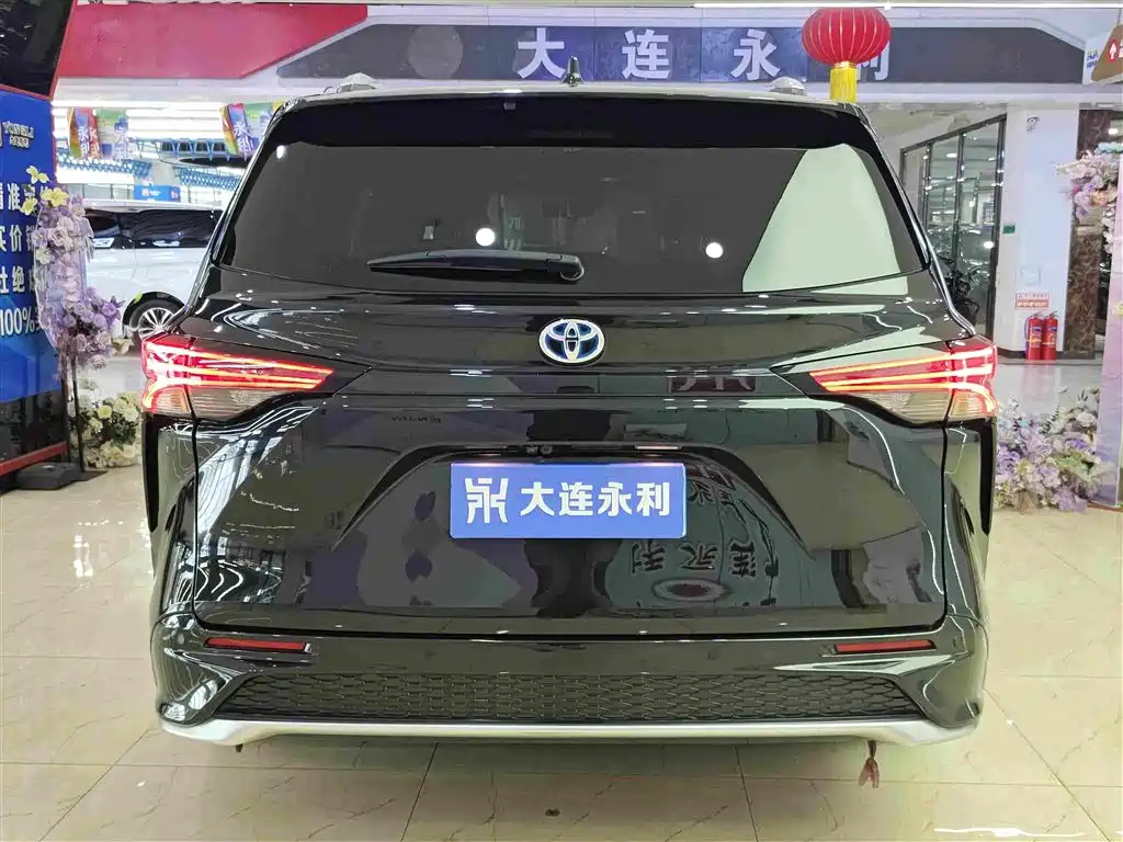 Toyota Granvia — миниатюра 13