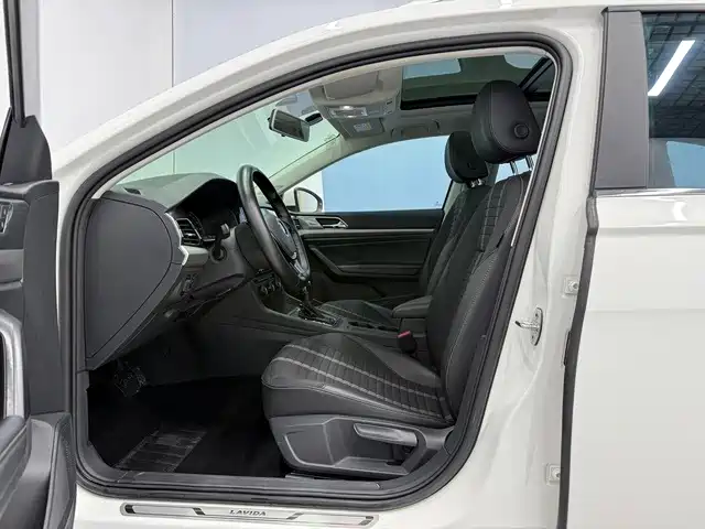 Volkswagen Lavida — миниатюра 7