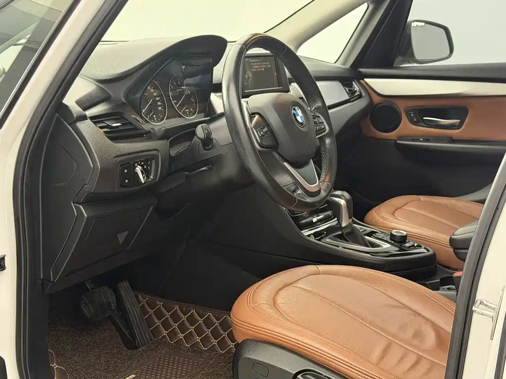 BMW 2 Series Active Tourer — миниатюра 3