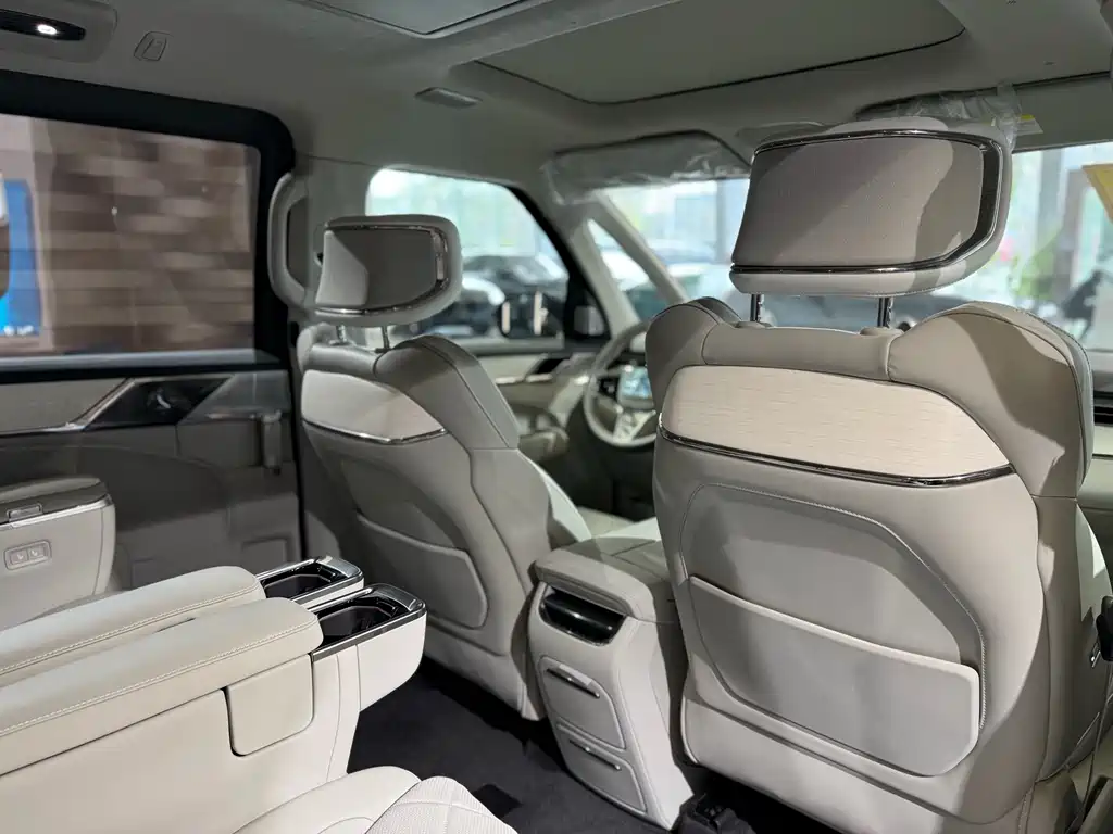 Volvo EM90 — миниатюра 25