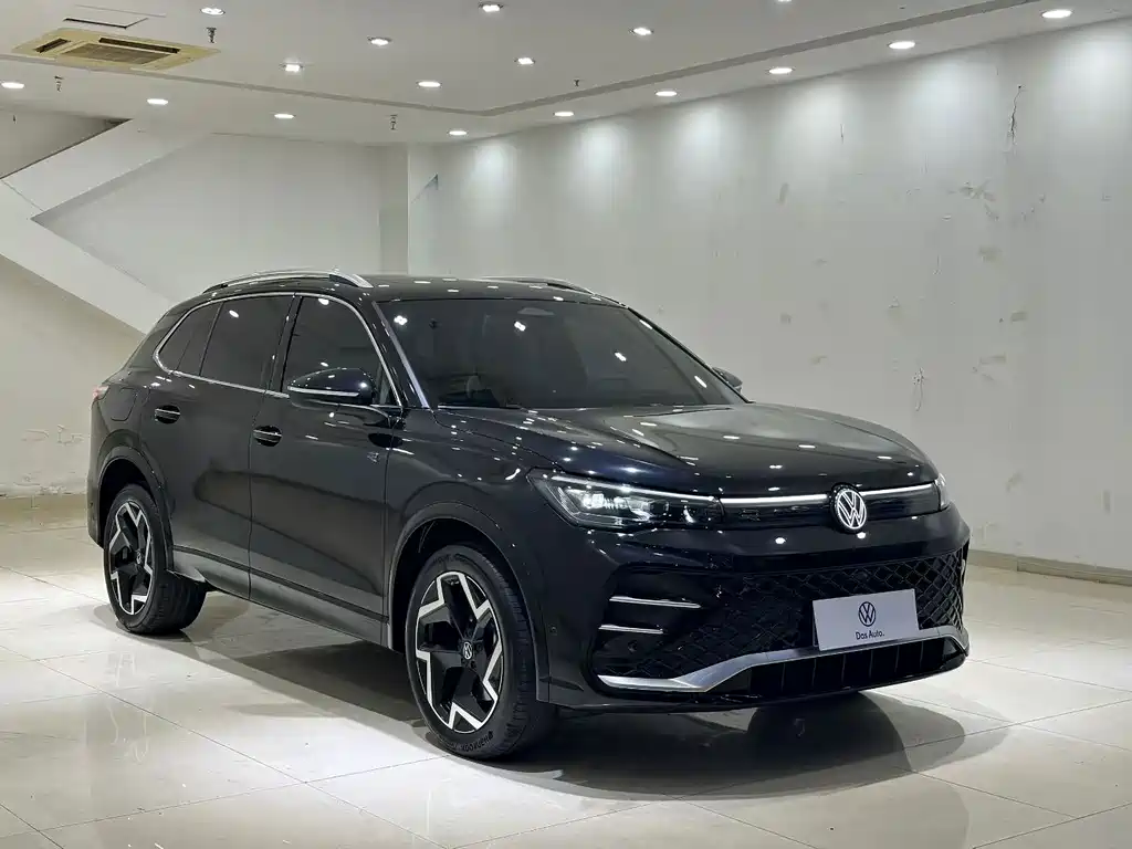 Volkswagen Tiguan L — миниатюра 2