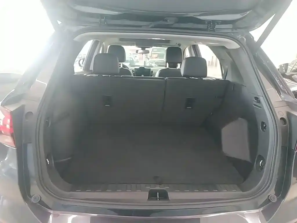Chevrolet Equinox — миниатюра 19