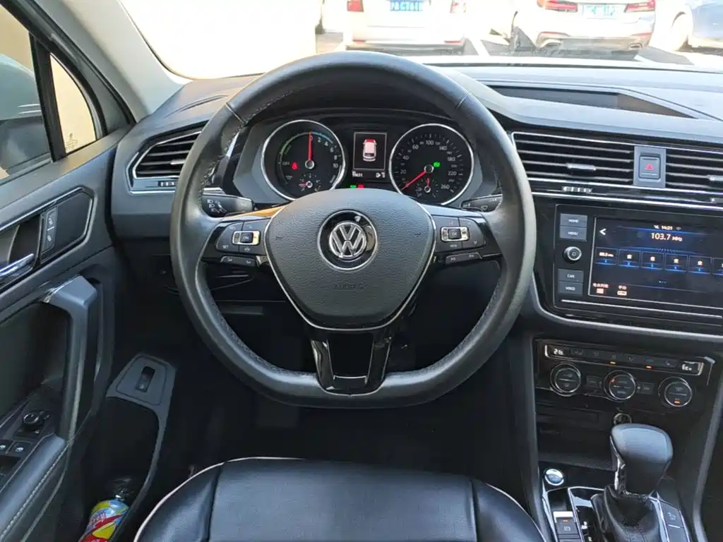 Volkswagen Tiguan L PHEV — миниатюра 11