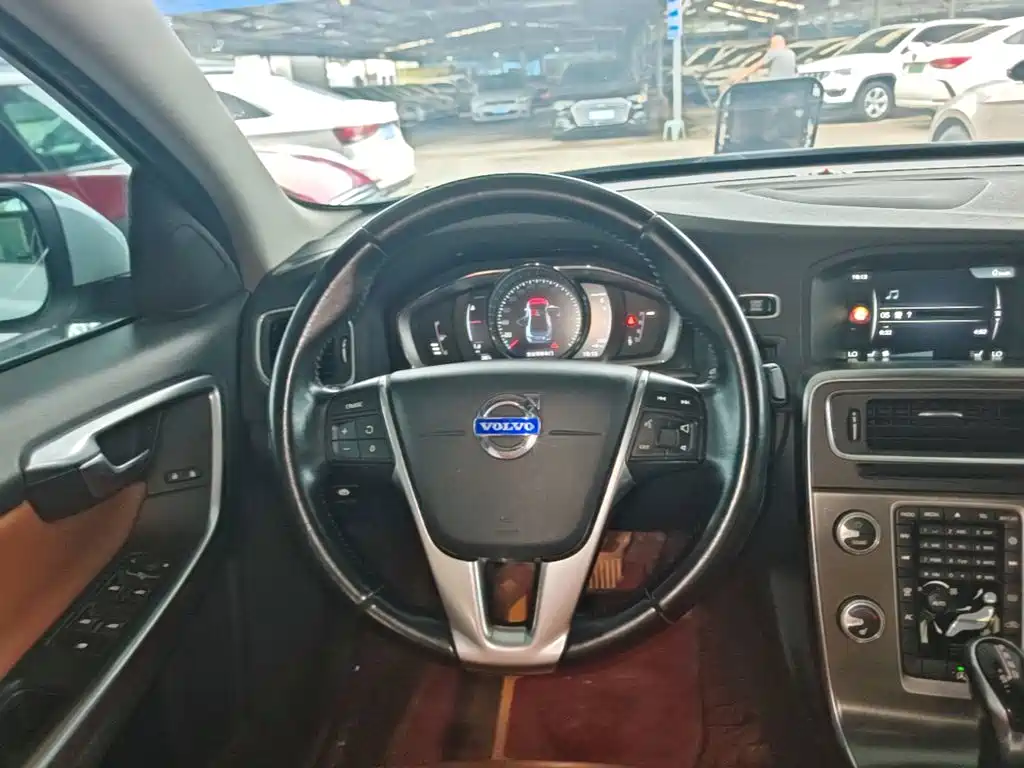 Volvo S60 — миниатюра 11