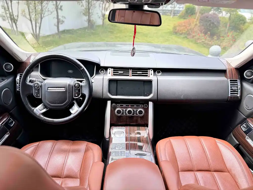 Land Rover Range Rover — миниатюра 8