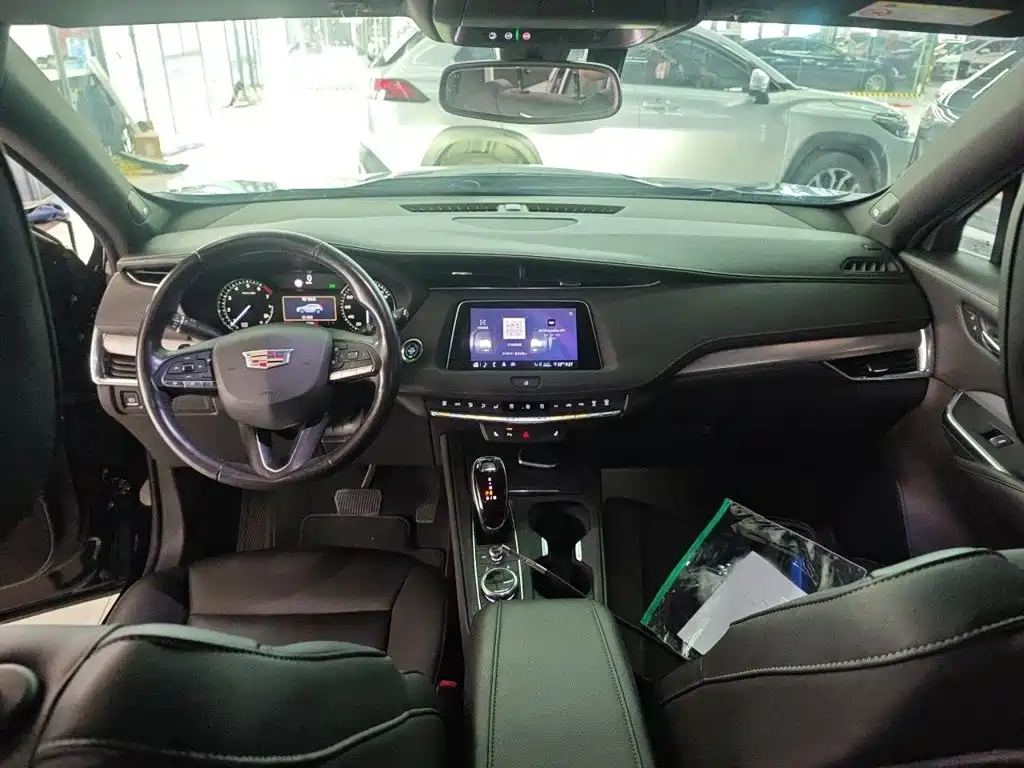 Cadillac XT4 — миниатюра 13