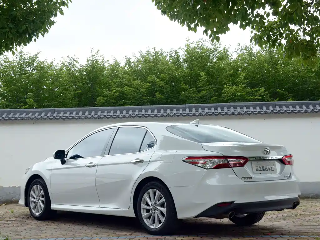 Toyota Camry — миниатюра 13