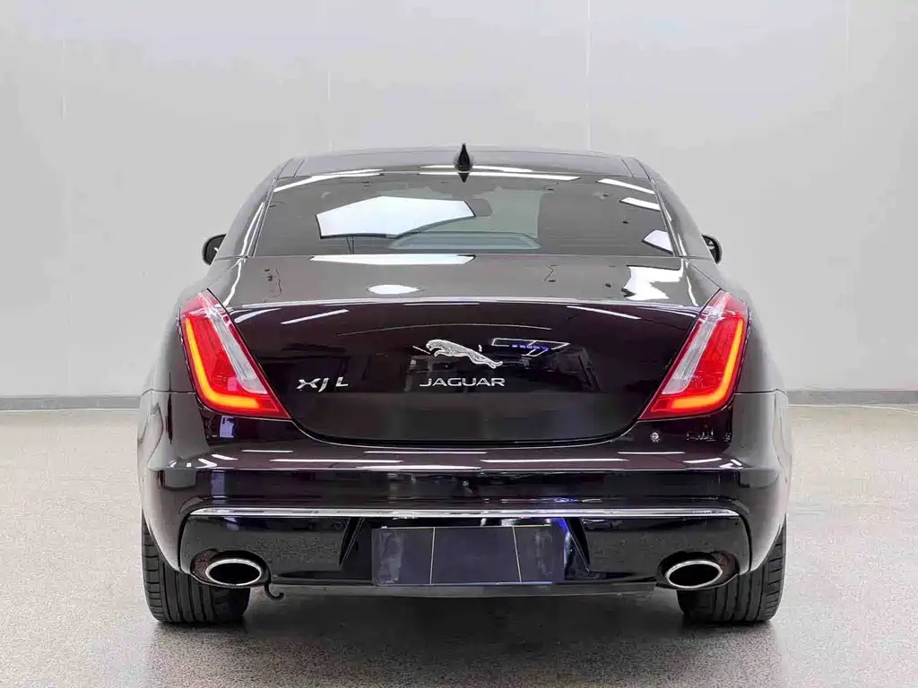 Jaguar XJ — миниатюра 6
