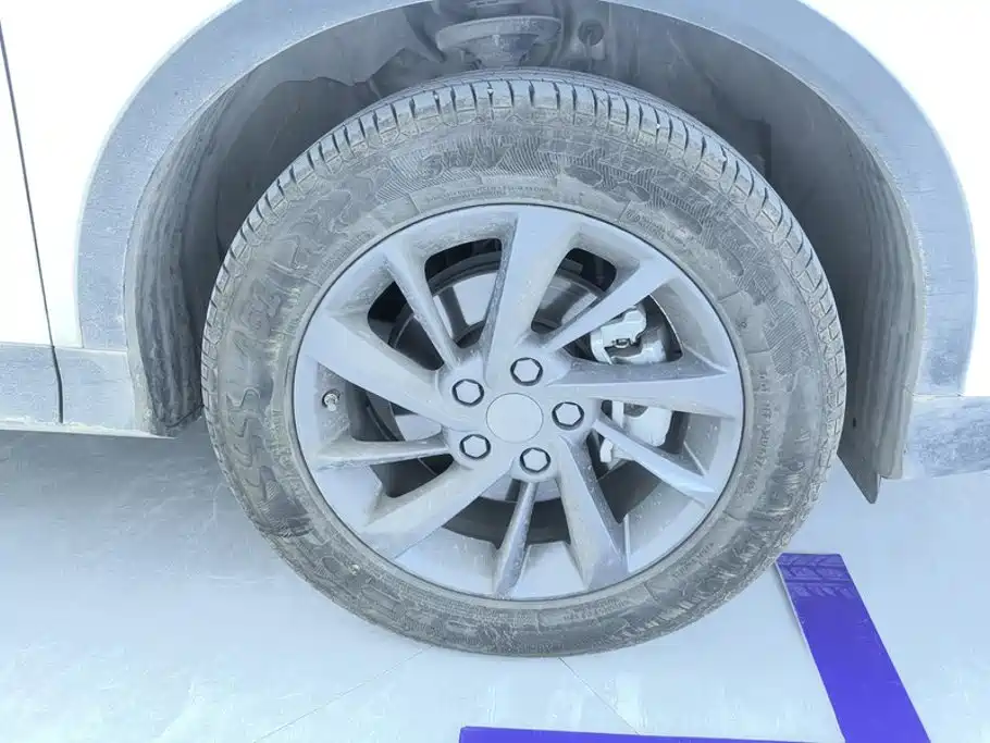 Geely Binyue — миниатюра 6
