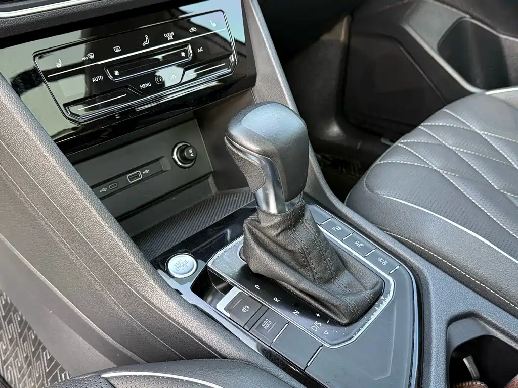 Volkswagen Tiguan L L 2022 330TSI AT R-Line