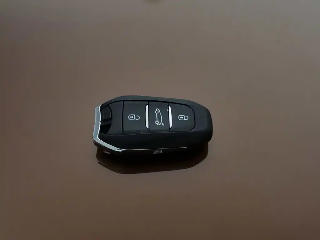 Peugeot 4008 — миниатюра 19