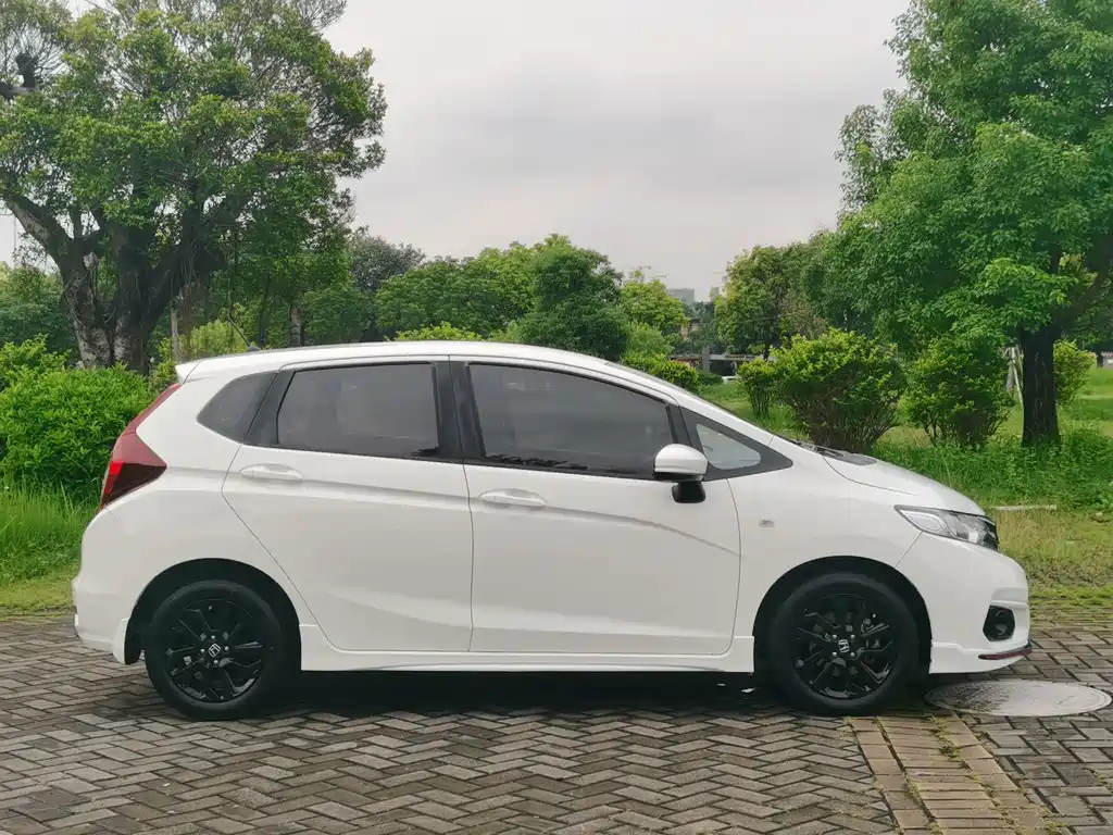 Honda Fit — миниатюра 4