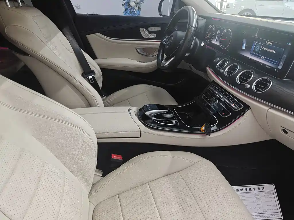 Mercedes-Benz E-Class — миниатюра 8