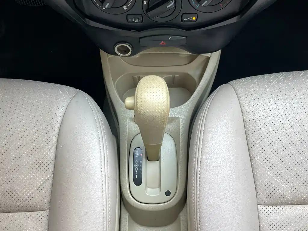 Nissan Livina — миниатюра 11