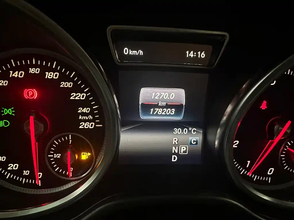 Mercedes-Benz GLS — миниатюра 11