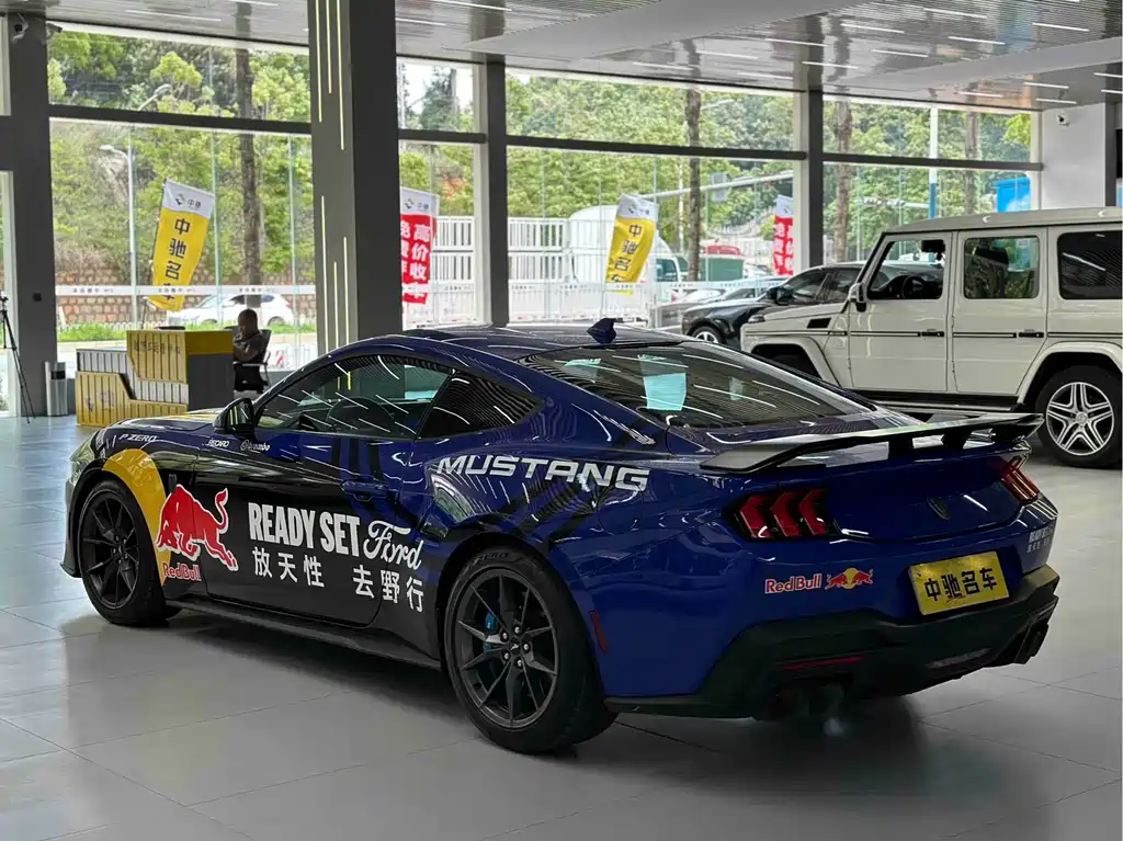 Ford Mustang 2024 5.0L V8 Dark Horse