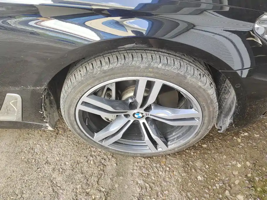 BMW 7 Series — миниатюра 6