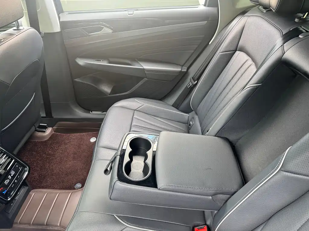 Volkswagen Passat — миниатюра 16